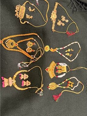 Traditional Gold-Tone Women's Necklace and Earring Sets Indian Bollywood jewelry